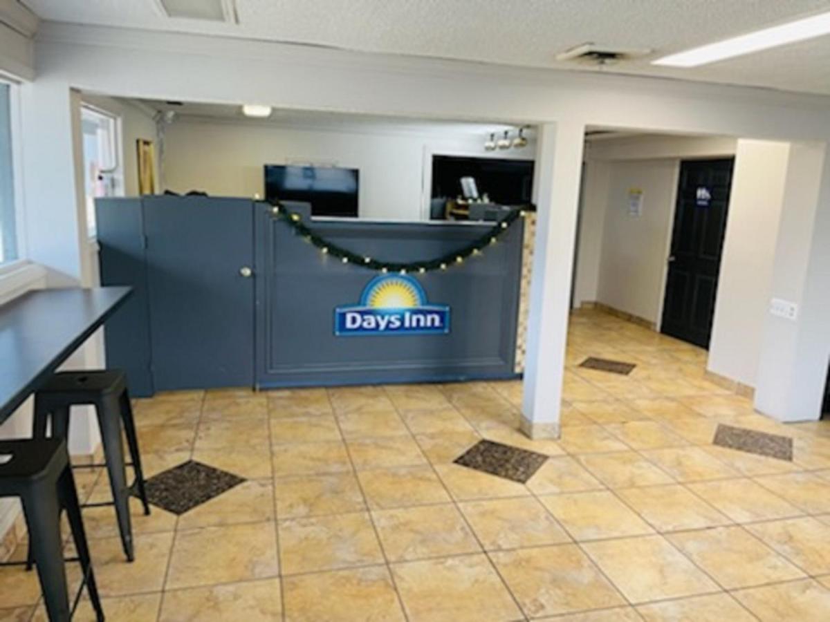 Days Inn And Suites By Wyndham Port Huron Εξωτερικό φωτογραφία