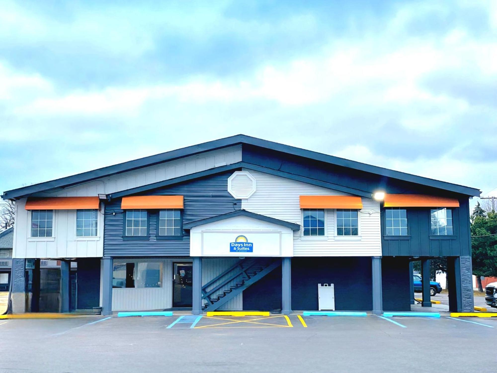 Days Inn And Suites By Wyndham Port Huron Εξωτερικό φωτογραφία