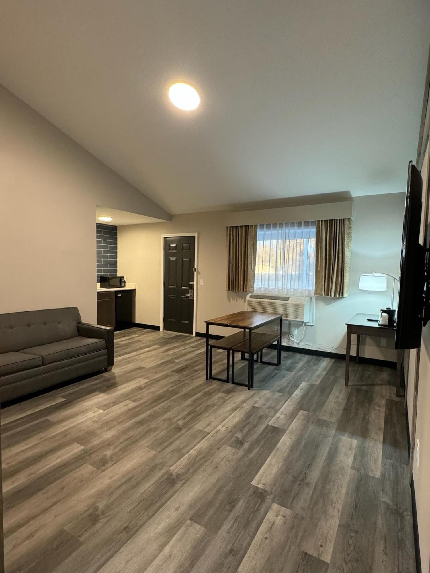 Days Inn And Suites By Wyndham Port Huron Εξωτερικό φωτογραφία