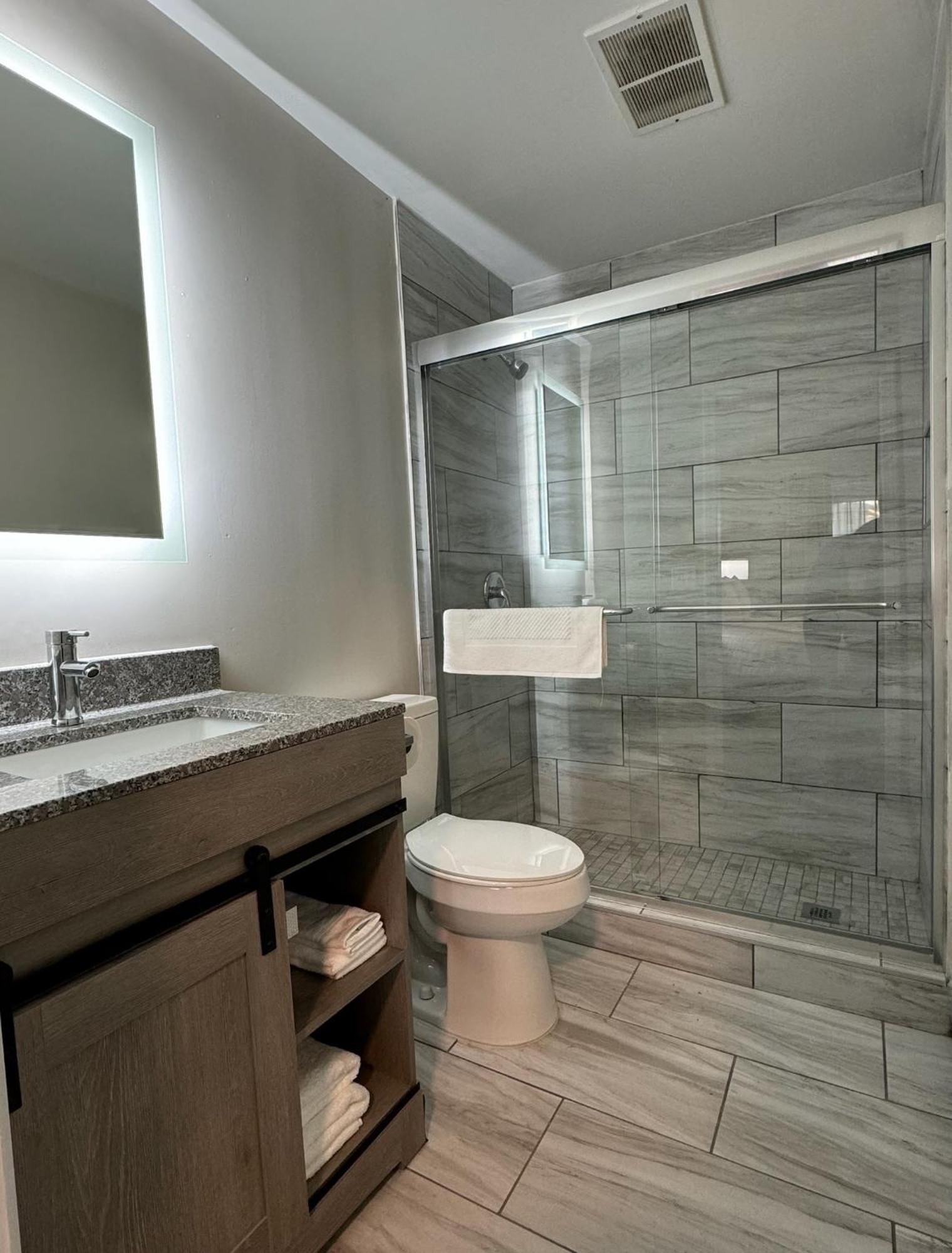Days Inn And Suites By Wyndham Port Huron Εξωτερικό φωτογραφία