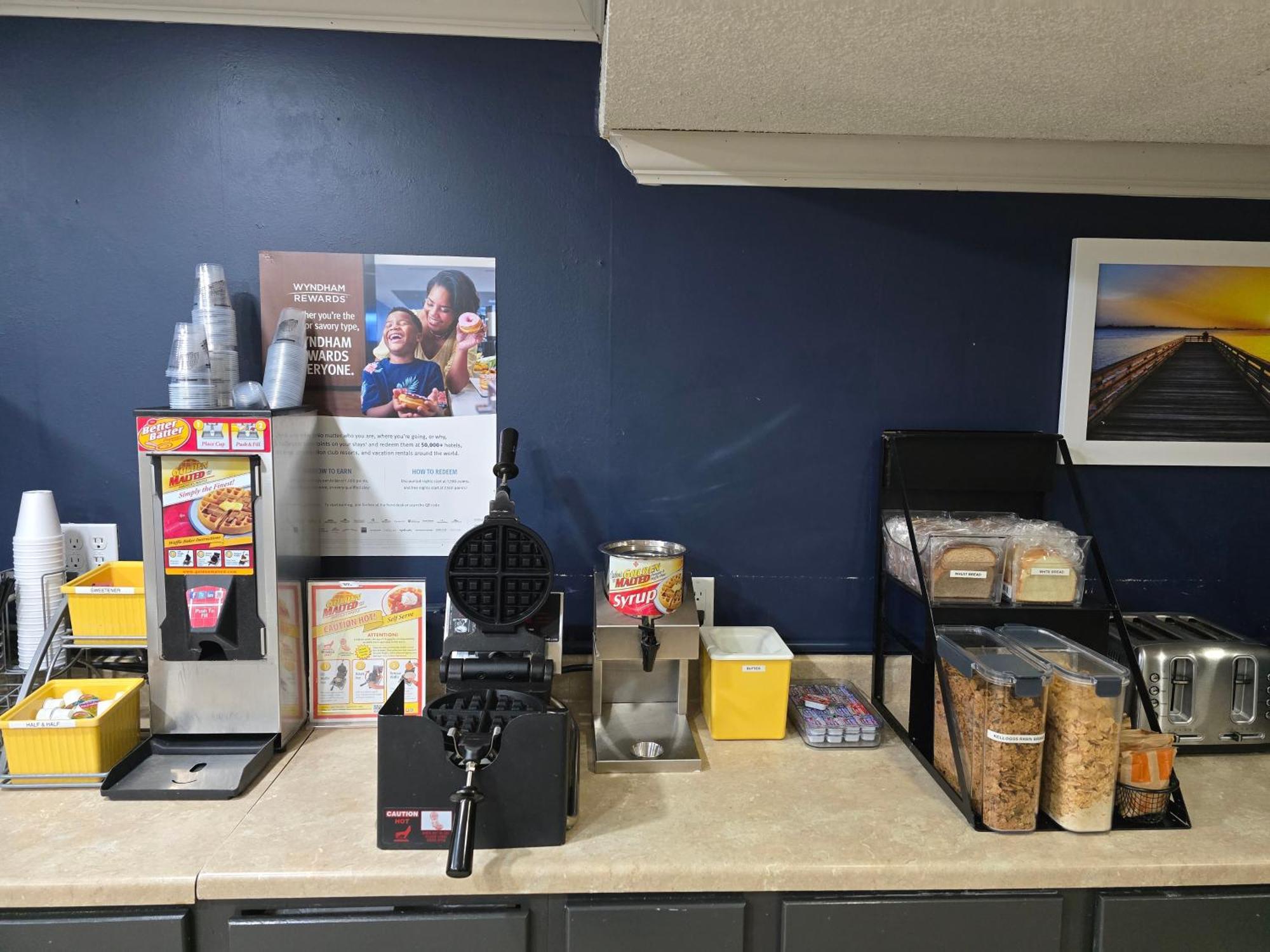 Days Inn And Suites By Wyndham Port Huron Εξωτερικό φωτογραφία