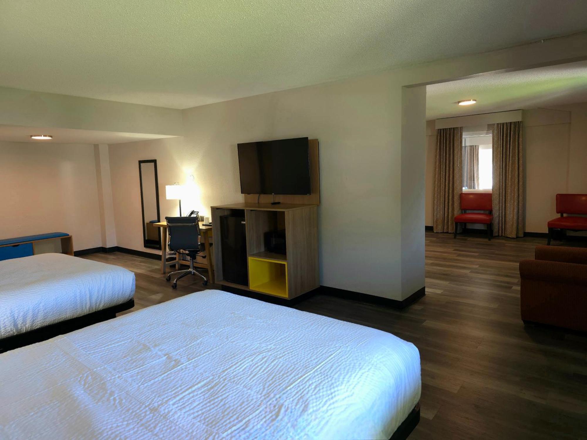 Days Inn And Suites By Wyndham Port Huron Εξωτερικό φωτογραφία
