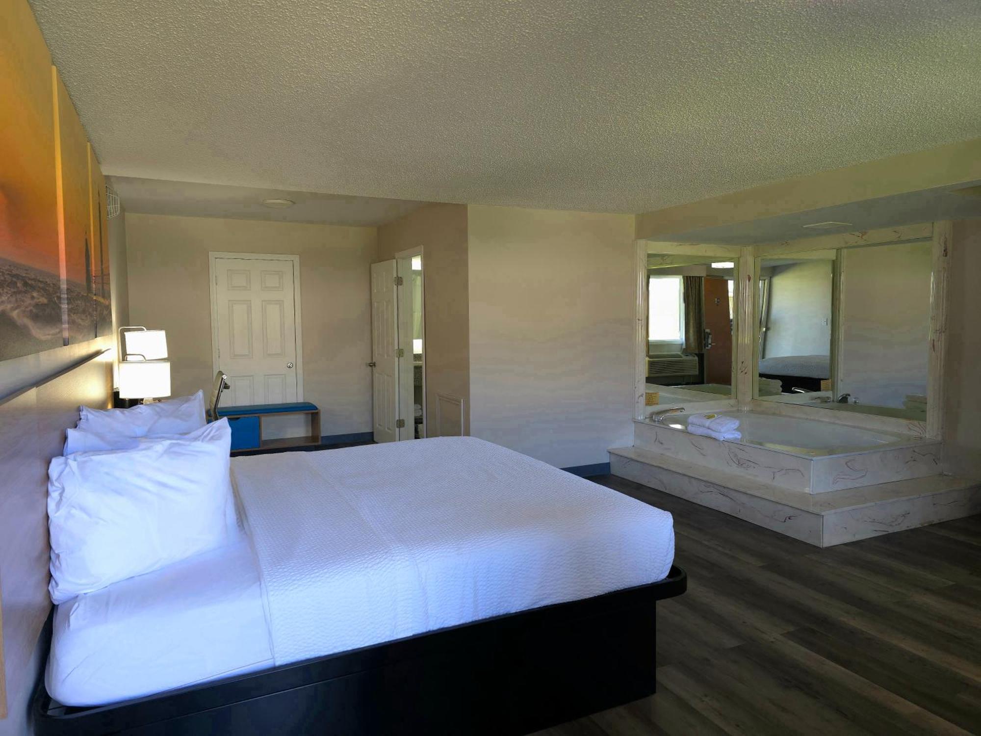 Days Inn And Suites By Wyndham Port Huron Εξωτερικό φωτογραφία