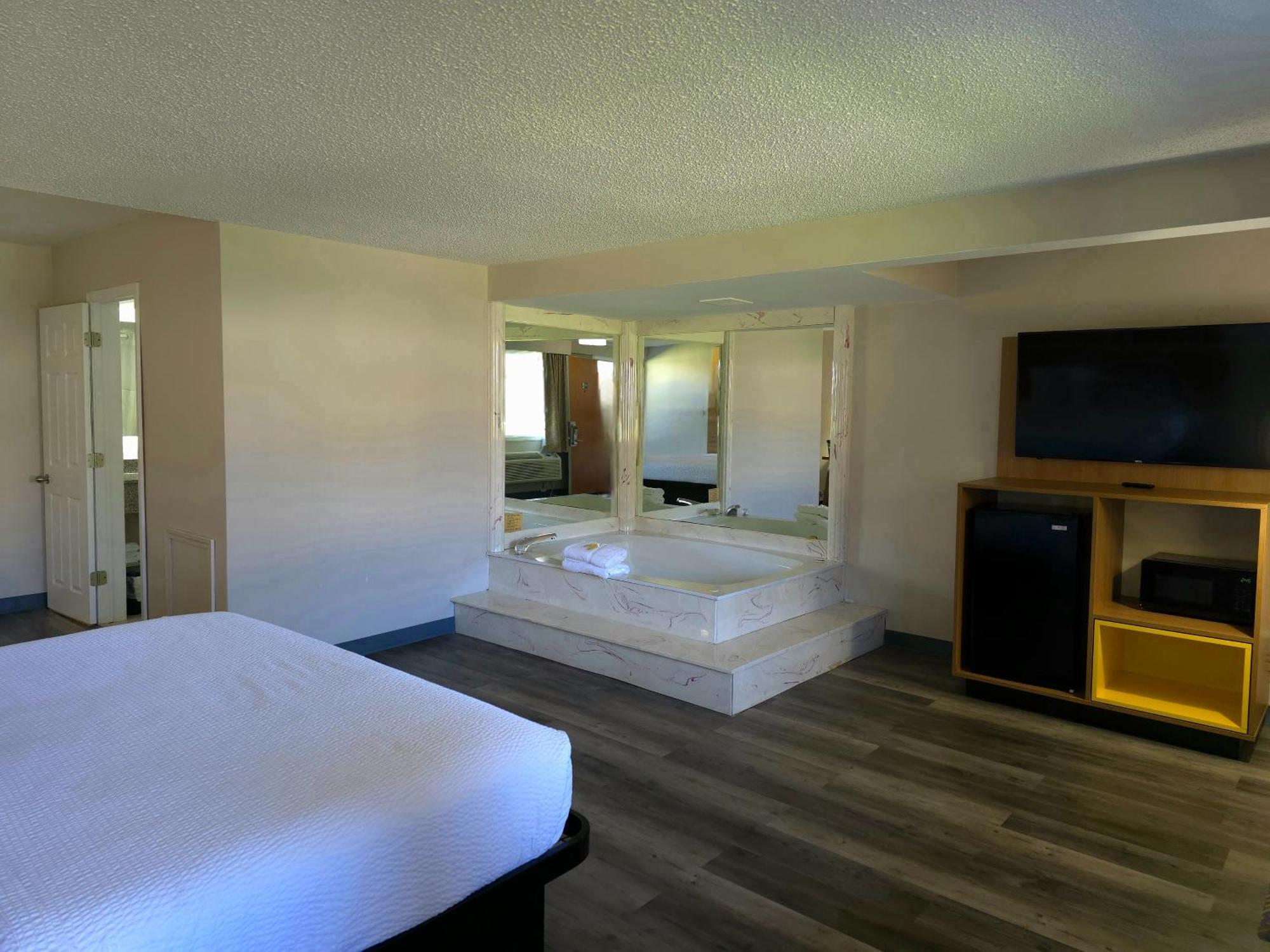 Days Inn And Suites By Wyndham Port Huron Εξωτερικό φωτογραφία